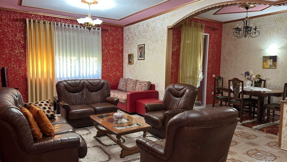 Shitet Apartament 2+1+2 Ish Stacioni i Fundit i Tiranes se Re    270.000 €