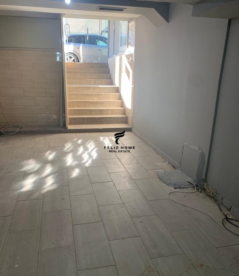 Tirane, jepet me qera dyqan Kati 0, 170 m² 750 € (ISH PARKU)
