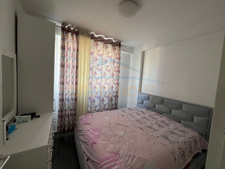 Tirane, jepet me qera apartament 1+1 Kati 3, 63 m² 400 € (SHKOZE TIRANE)