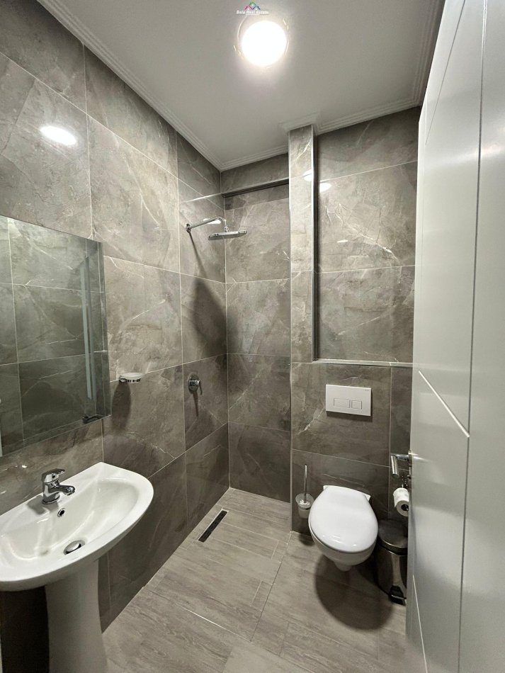 Tirane, jepet me qera apartament 2+1 Kati 3, 90 m² 450 € (fresk)
