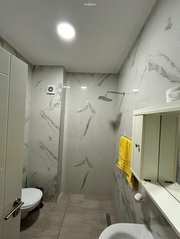 Tirane, jepet me qera apartament 2+1 Kati 3, 90 m² 450 € (fresk)