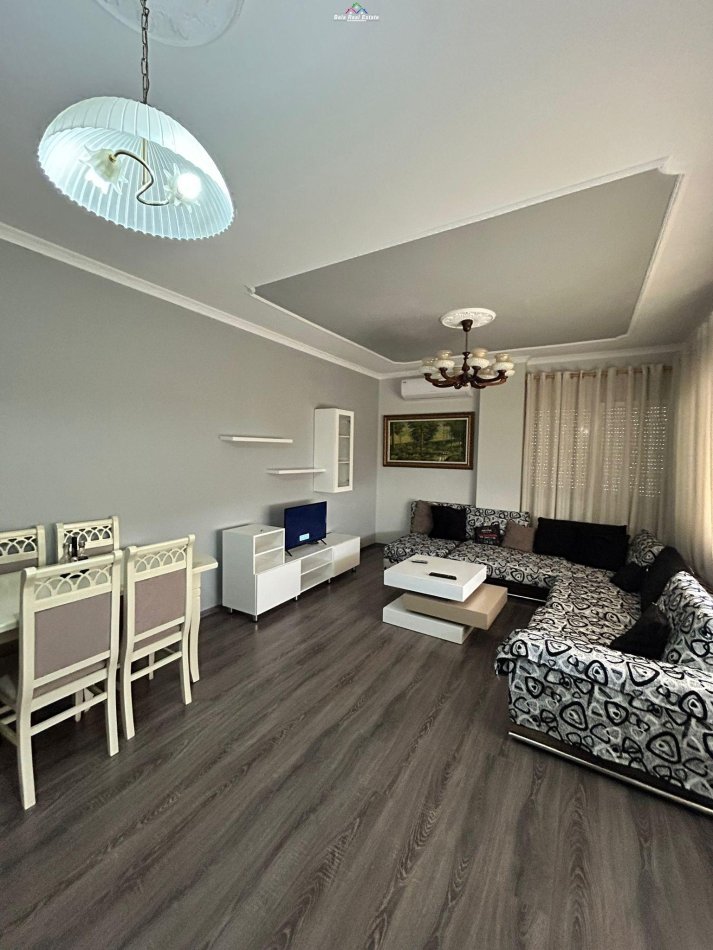 Tirane, jepet me qera apartament 2+1 Kati 3, 90 m² 450 € (fresk)