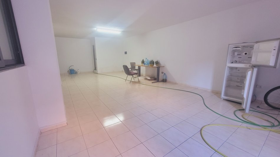 Durres, shitet ambjent biznesi Kati 0, 133 m² 155.000 € (Prane Extra Market, Rr. Hafiz Podgorica Durres)
