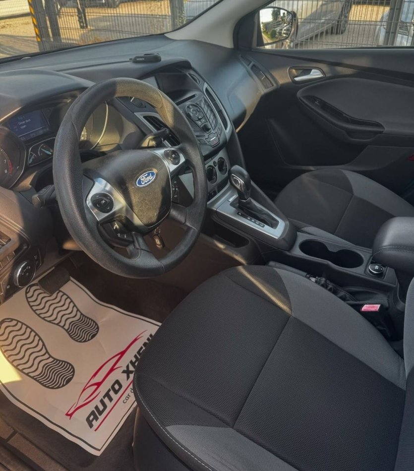 Durres, shes makine Ford Focus 2.0 Automatik Benzin, blu e errët automatik Klima 160.000 km 4.500 €
