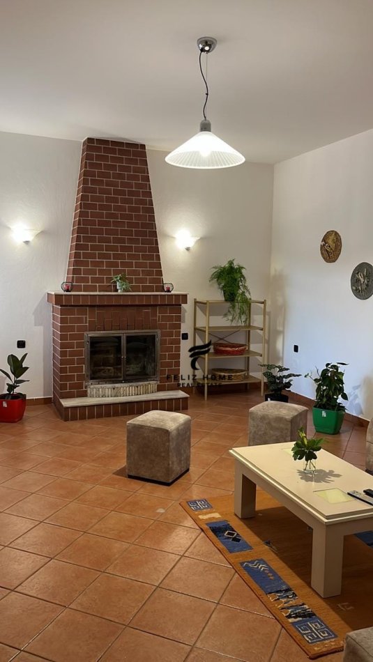 Tirane, jepet me qera apartament 2+1+Ballkon Kati 2, 115 m² 500 € (ALI DEMI)