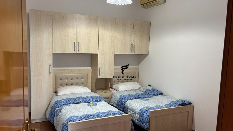 Tirane, jepet me qera apartament 2+1+Ballkon Kati 2, 115 m² 500 € (ALI DEMI)