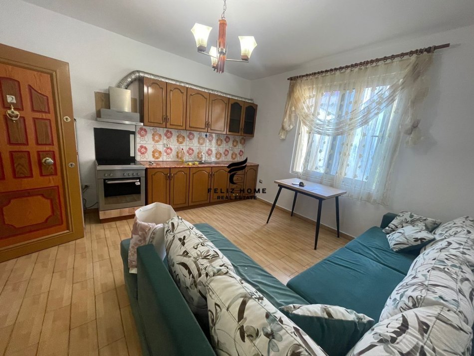 Tirane, jepet me qera apartament 1+1 Kati 2, 60 m² 430 € (KODRA E DIELLIT)