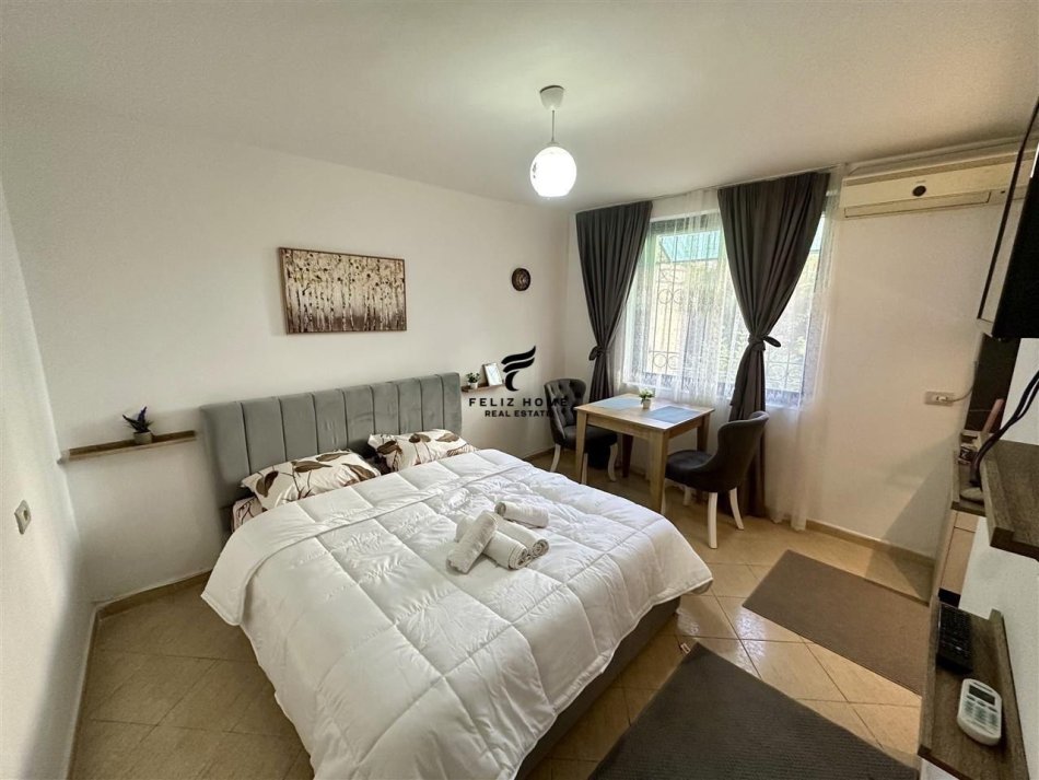 Tirane, jepet me qera garsonier 1+1 Kati 1, 45 m² 400 € (ALI DEMI)