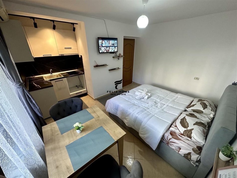 Tirane, jepet me qera garsonier 1+1 Kati 1, 45 m² 400 € (ALI DEMI)