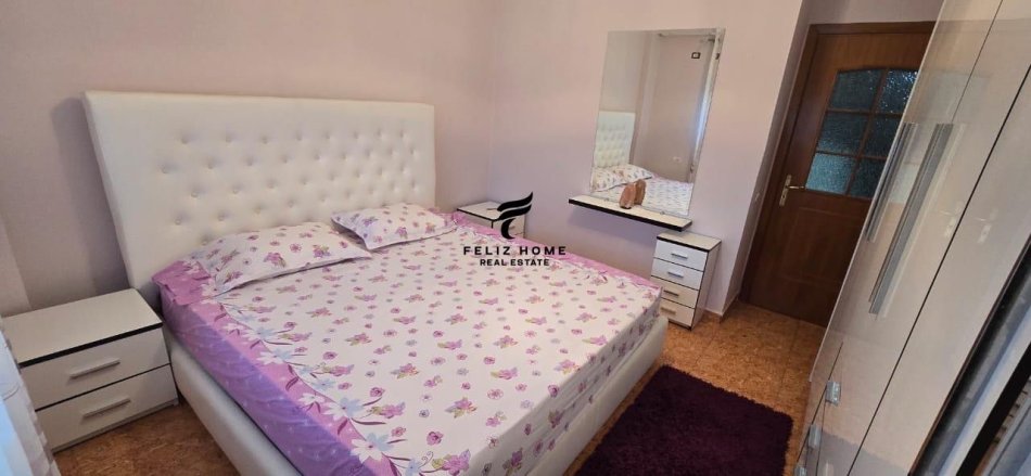 Tirane, jepet me qera apartament 1+1 Kati 7, 55 m² 500 € (ISH PARKU)