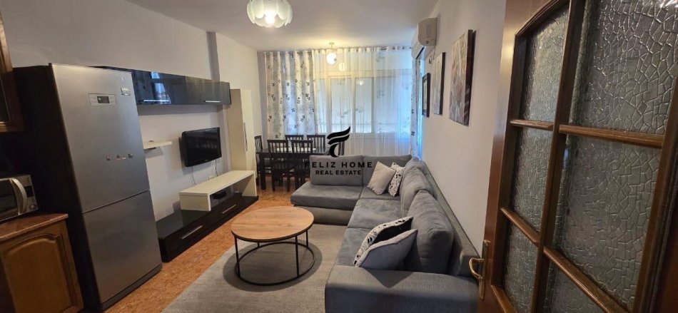 Tirane, jepet me qera apartament 1+1 Kati 7, 55 m² 500 € (ISH PARKU)