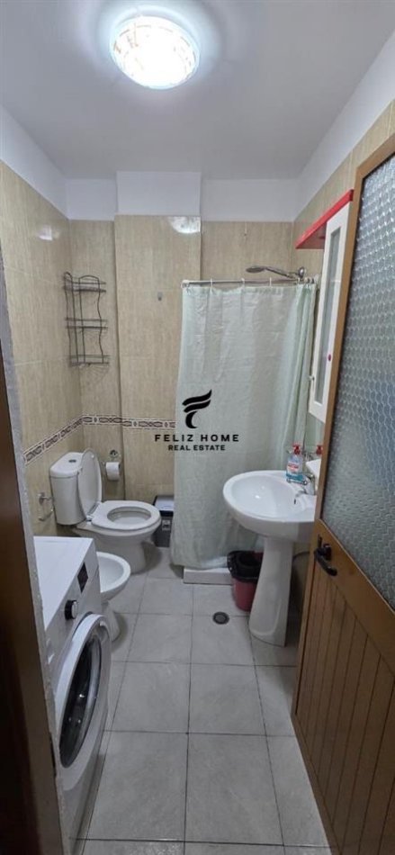 Tirane, jepet me qera apartament 1+1 Kati 7, 55 m² 500 € (ISH PARKU)