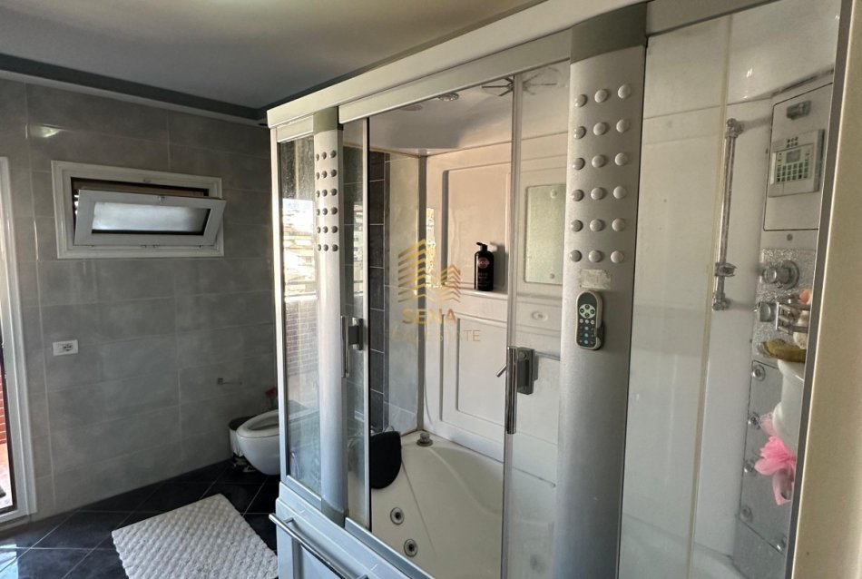 Tirane, shitet apartament 2+1+Ballkon Kati 4, 117 m² 170.000 € (Rruga e Kavajes, perballe Deliorgjit)