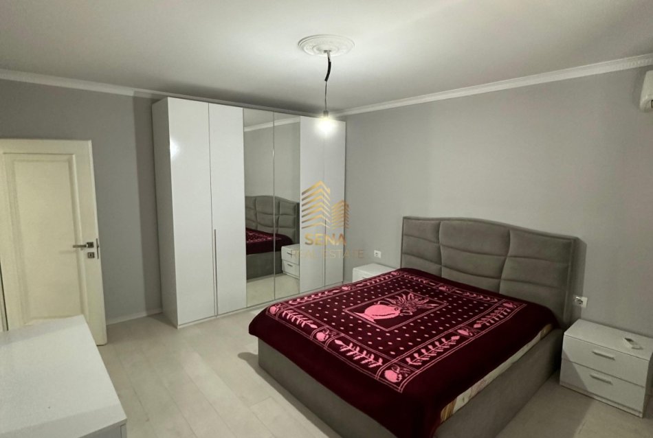 Tirane, shitet apartament 2+1+Ballkon Kati 4, 117 m² 170.000 € (Rruga e Kavajes, perballe Deliorgjit)