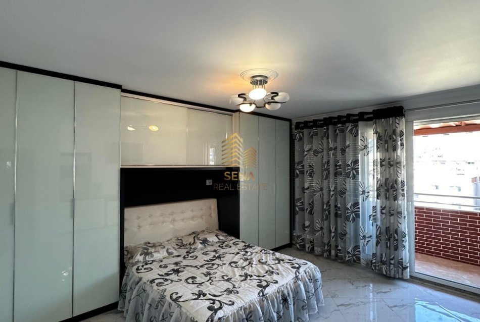 Tirane, shitet apartament 2+1+Ballkon Kati 4, 117 m² 170.000 € (Rruga e Kavajes, perballe Deliorgjit)