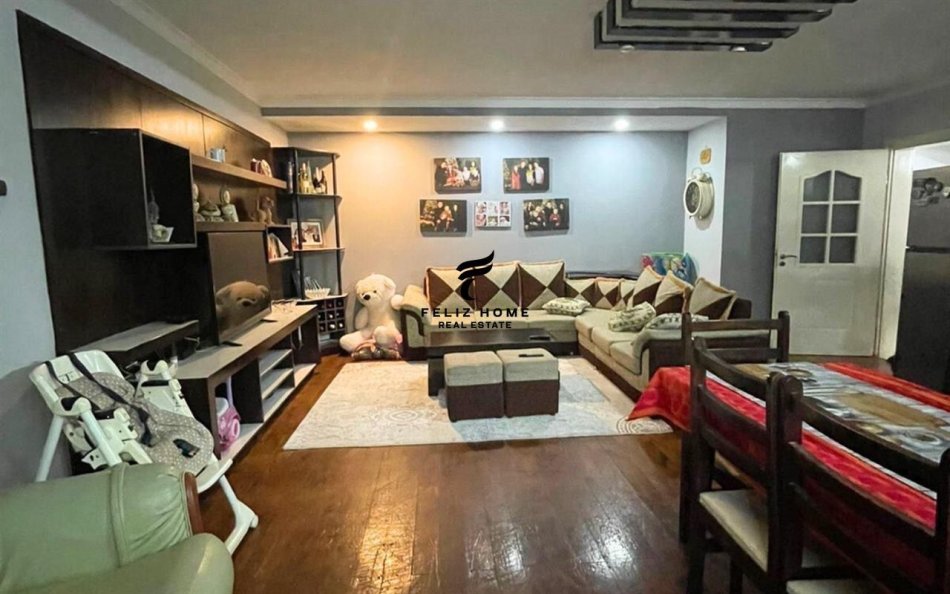 Durres, shitet Vile 4+1 Kati 3, 600 m² 450.000 € (DURRES)