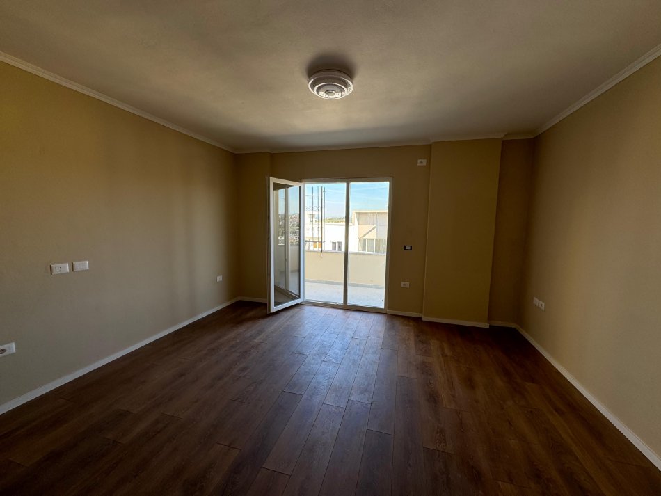 shitet garsonier 1+1 Kati 10, 45 m² 65.000 € (Plazh-Hekurudha,Durres)