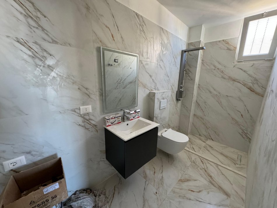 shitet garsonier 1+1 Kati 10, 45 m² 65.000 € (Plazh-Hekurudha,Durres)