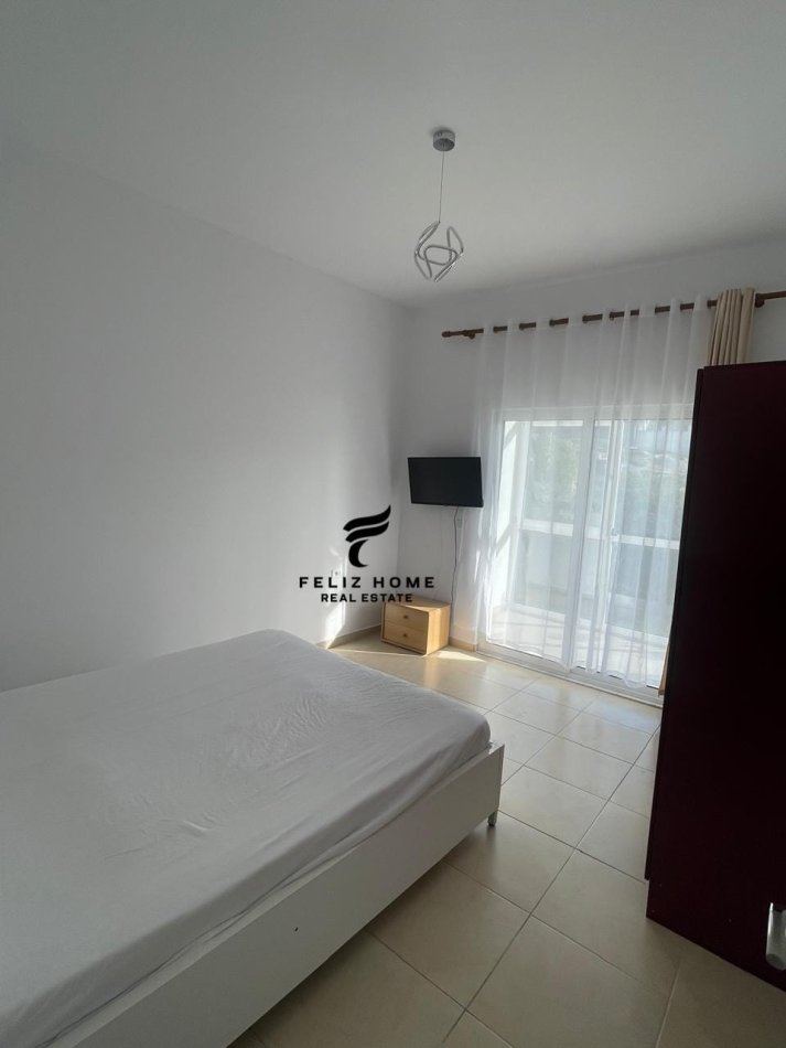 Tirane, jepet me qera apartament 1+1+Ballkon Kati 1, 60 m² 400 € (VILAT GJERMANE)