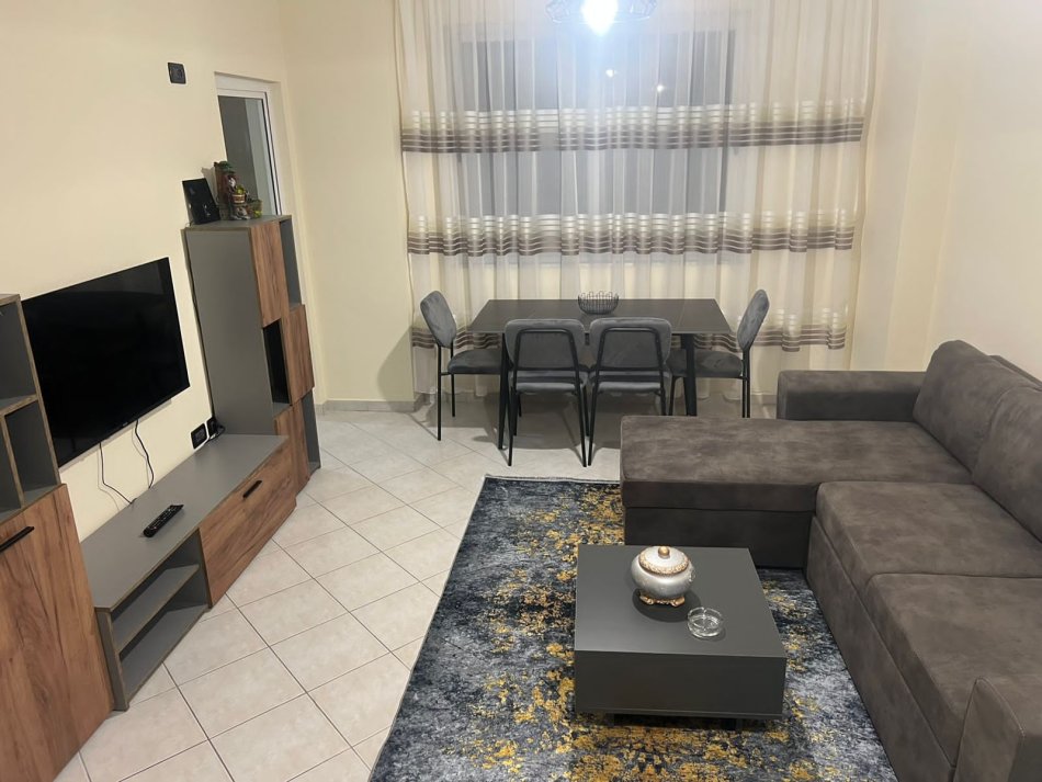 Tirane, jepet me qera apartament 1+1 Kati 4, 65 m² 470 € (Astir)