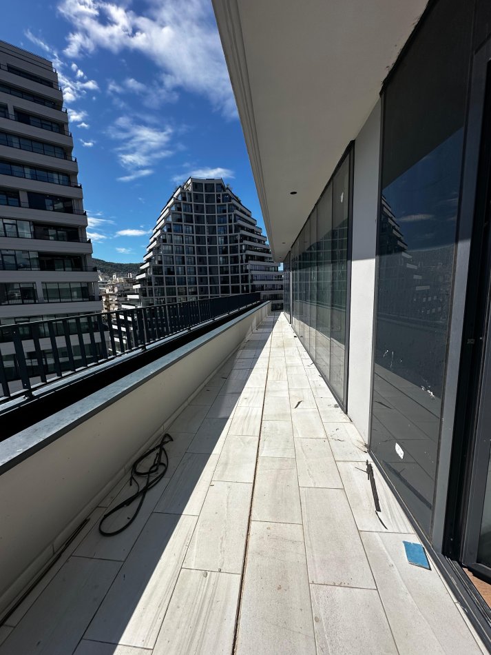 Tirane, jap me qera ambjent biznesi Kati 6, 191 m² 2.500 € (Rruga Kristo Luarasi)