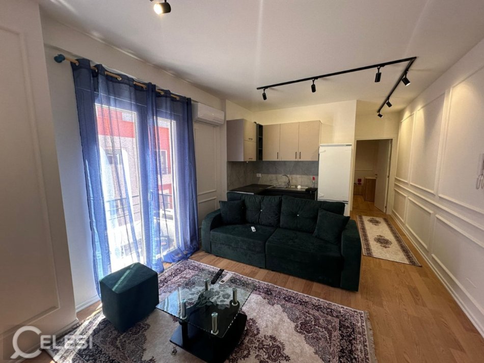 Tirane, jepet me qera apartament 1+1 Kati 3, 60 m² 500 € (selite)