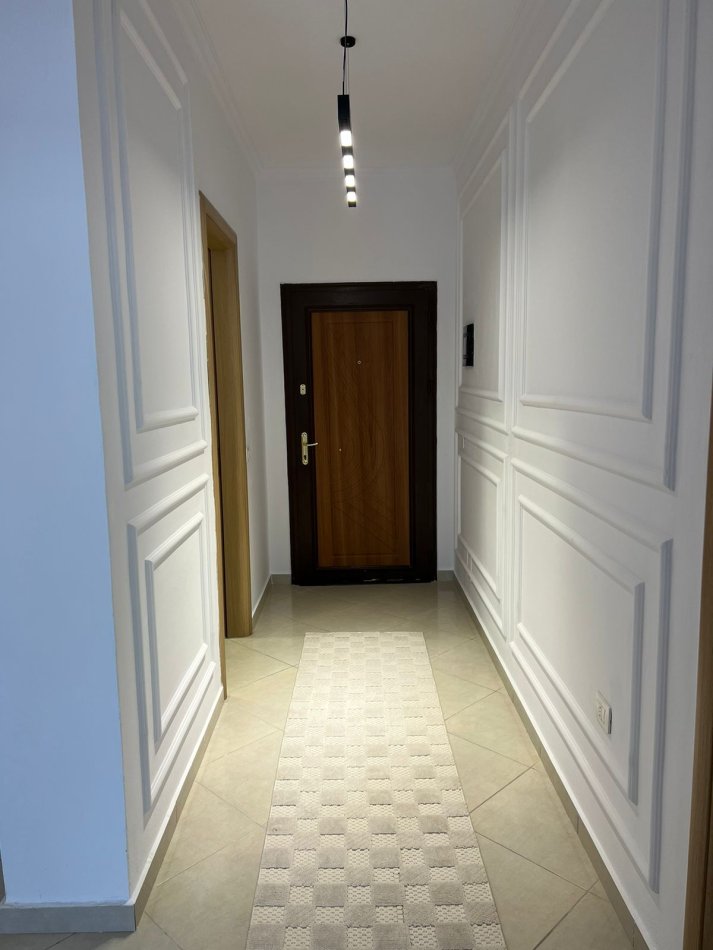 Tirane, shitet apartament 2+1+Ballkon Kati 8, 98 m² 143.000 € (astiri)
