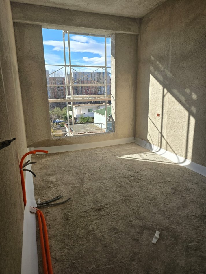 Tirane, shitet apartament 1+1+Ballkon Kati 3, 73 m² 120.000 € (ish fusha aviacionit)