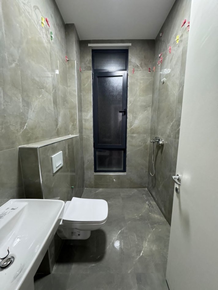Tirane, jepet me qera apartament 2+1 Kati 2, 93 m² 600 € 