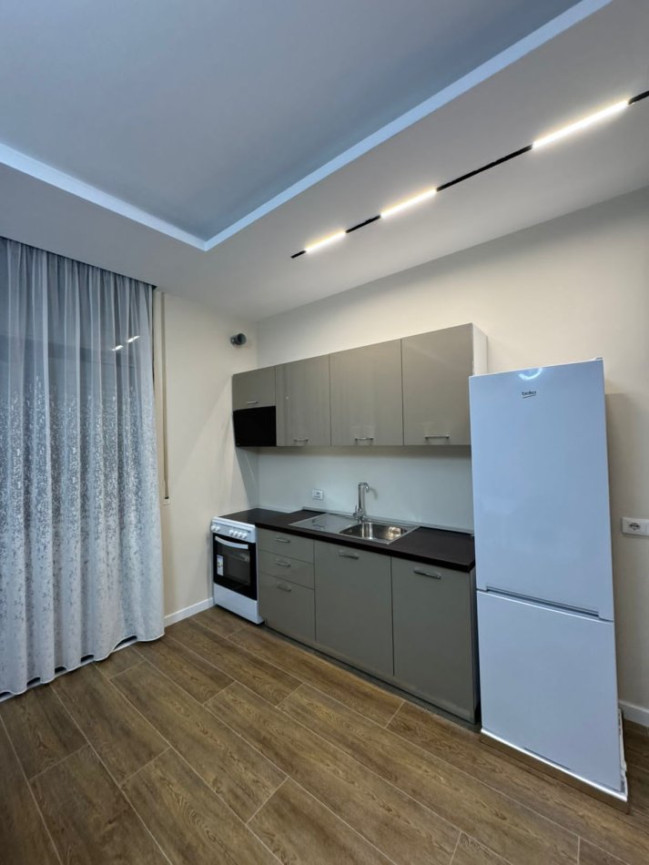 Tirane, jepet me qera apartament 2+1 Kati 2, 93 m² 600 € 