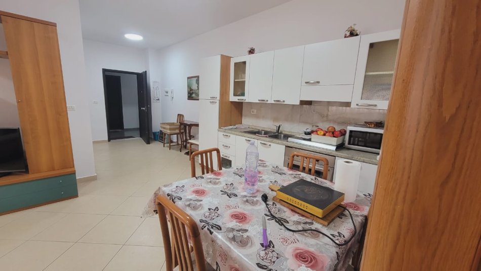 !!DHENE!!Durres, jepet me qera apartament 1+1+Ballkon Kati 3, 67 m² 300 € (Ujesjellesi)