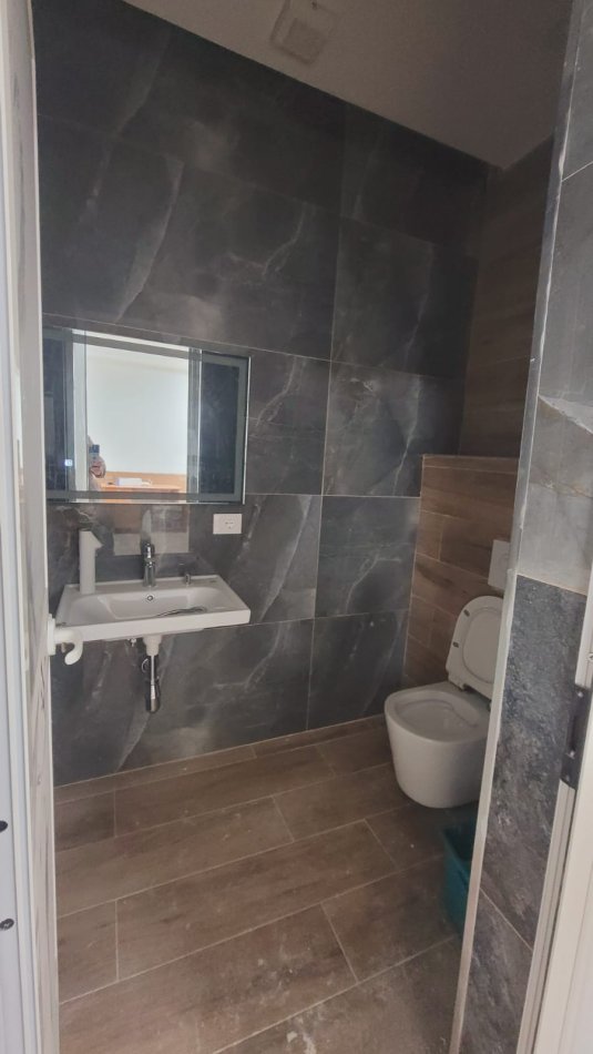 Durres, shitet ambjent biznesi Kati 3, 120.000 € (Prane Stacionit te Trenit)