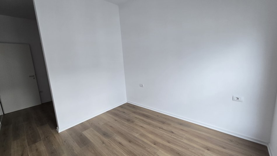 Tiranë, jepet me qera apartament 2+1 Kati 7, 90 m² 300 € (Ali Demi)