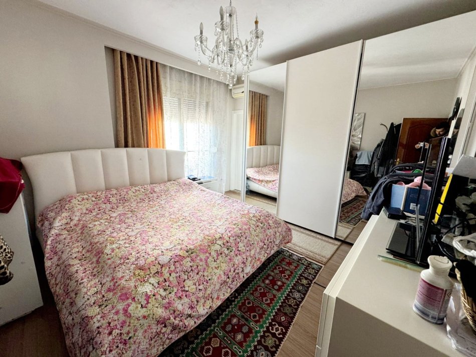 Kavaje, shitet apartament 3+1+Aneks+Ballkon Kati 4, 120 m² 68.000 € (Rruga Qazim Karriqi, Kavajë,)