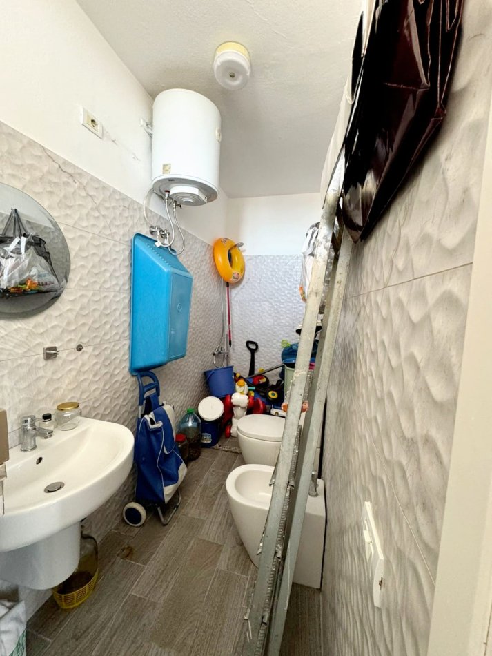 Kavaje, shitet apartament 3+1+Aneks+Ballkon Kati 4, 120 m² 68.000 € (Rruga Qazim Karriqi, Kavajë,)