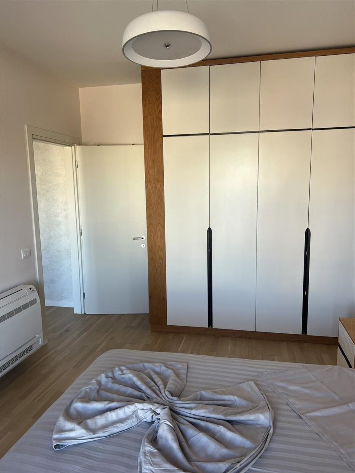 Tirane, jepet me qera apartament 1+1 Kati 4, 74 m² 750 € 