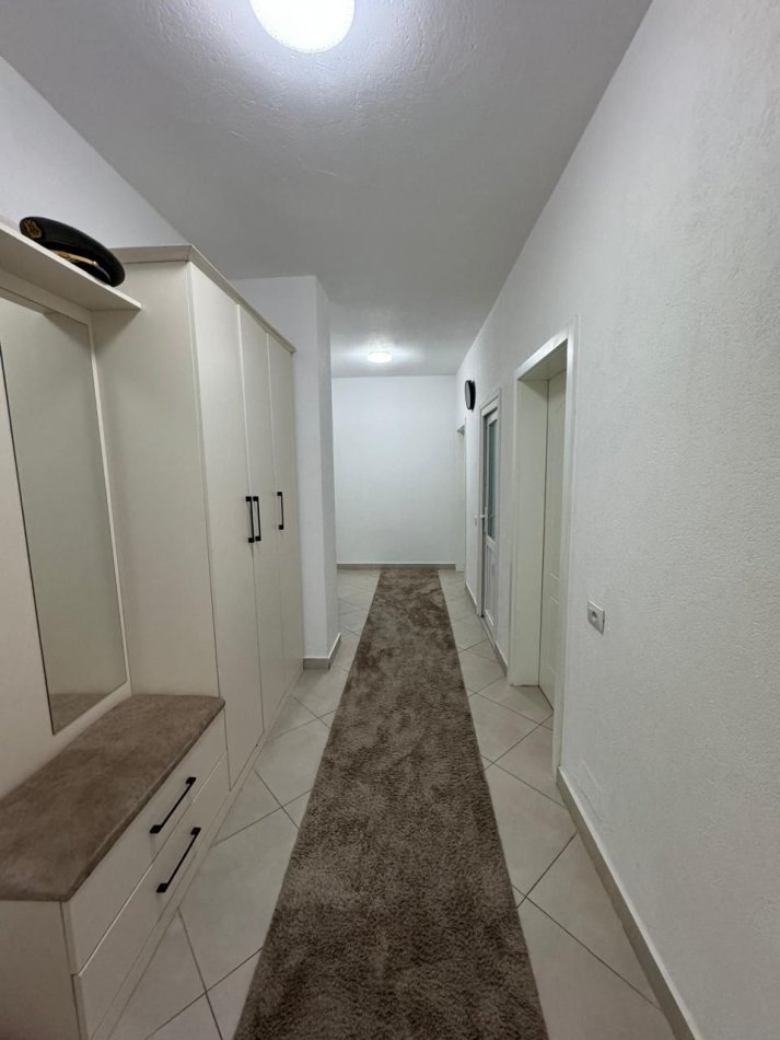 Tirane, jepet me qera apartament 2+1 Kati 1, 85 m² 600 € 