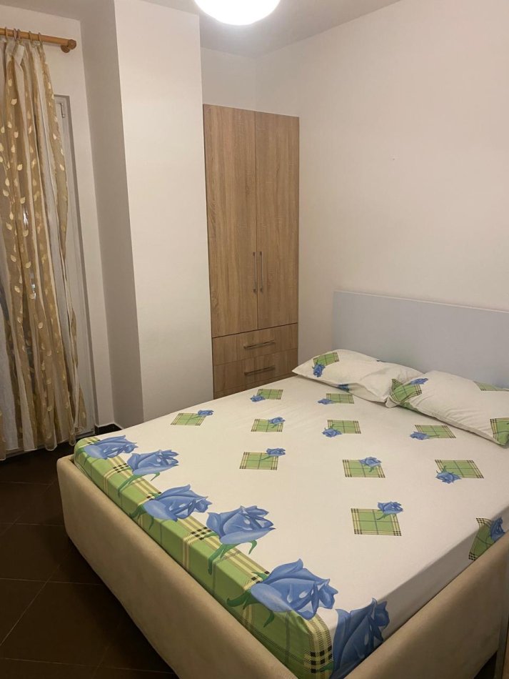 Tirane, jepet me qera apartament 1+1 , 60 m² 500 € 
