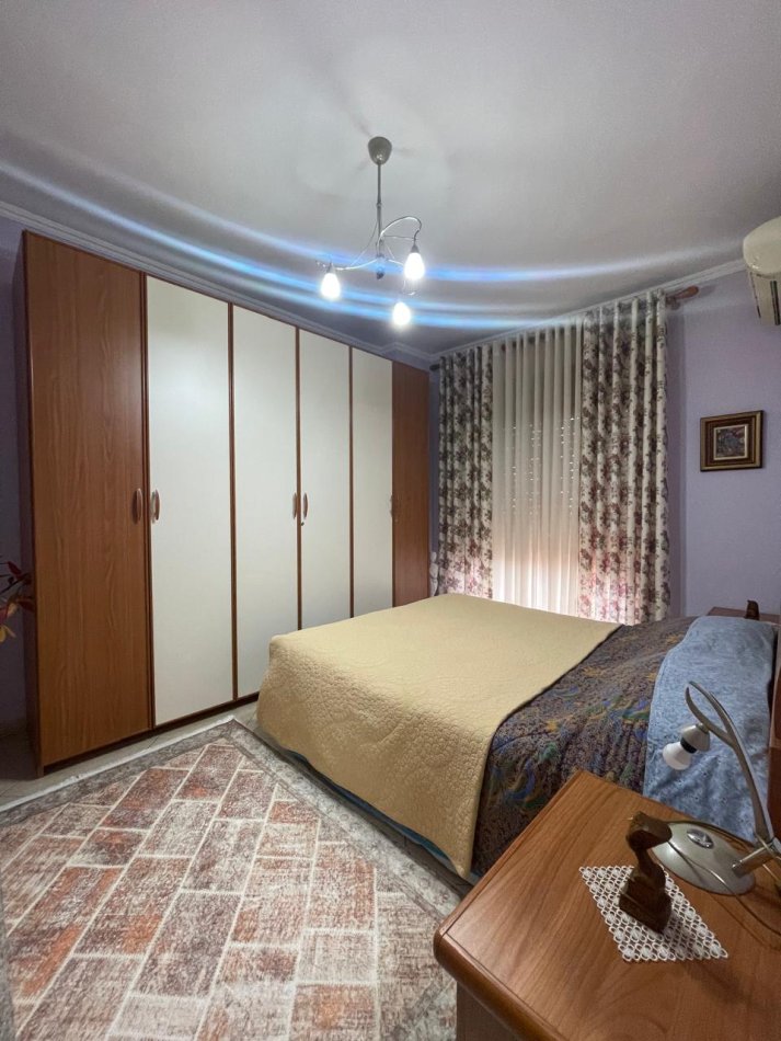 Tirane, jepet me qera apartament 1+1+Ballkon Kati 10, 72 m² 750 € 
