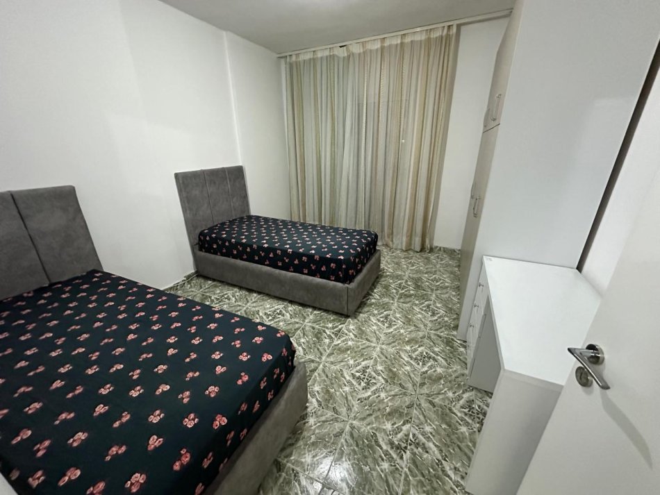 Tirane, jap me qera 2+1 Kati 7, 90 m² 500 € (Don Bosko)