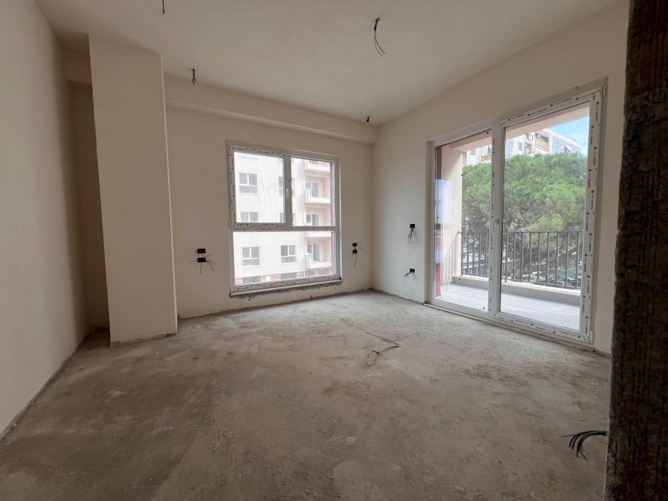 Tirane, shes apartament 2+1+Ballkon Kati 4, 104 m² 165.920 € (Rr Dritan Hoxha , Laprake)
