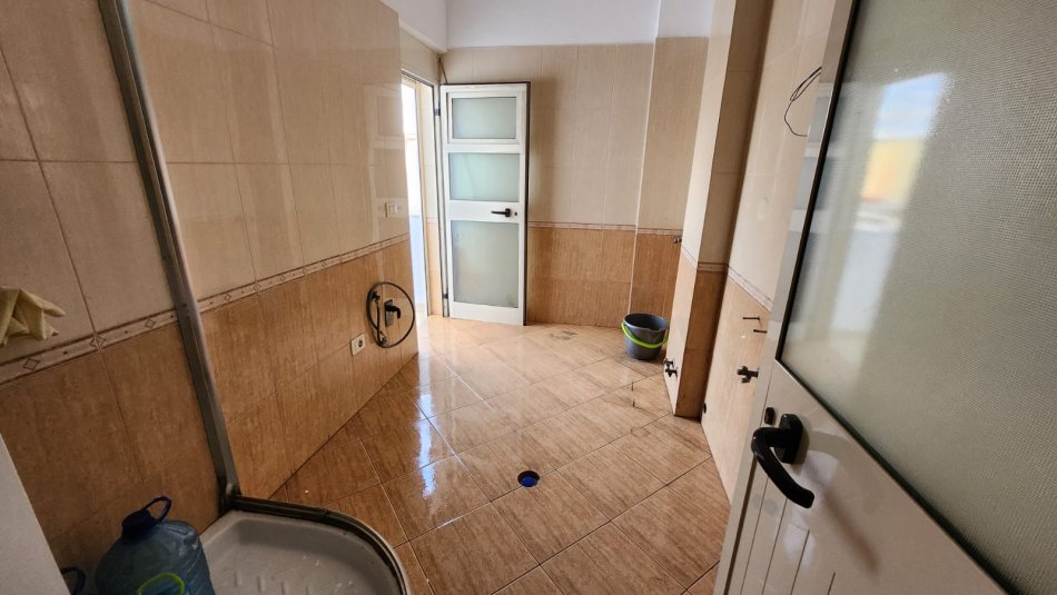 Durres, shitet apartament 2+1+Ballkon Kati 6, 105 m² 120,000 € (Rr.Andon Naci prane Muzeumit te Deshmoreve)