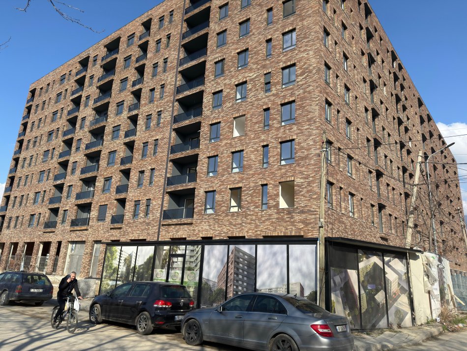Tirane, shitet apartament 1+1+Ballkon Kati 5, 58 m² 95.000 € (5 maji)