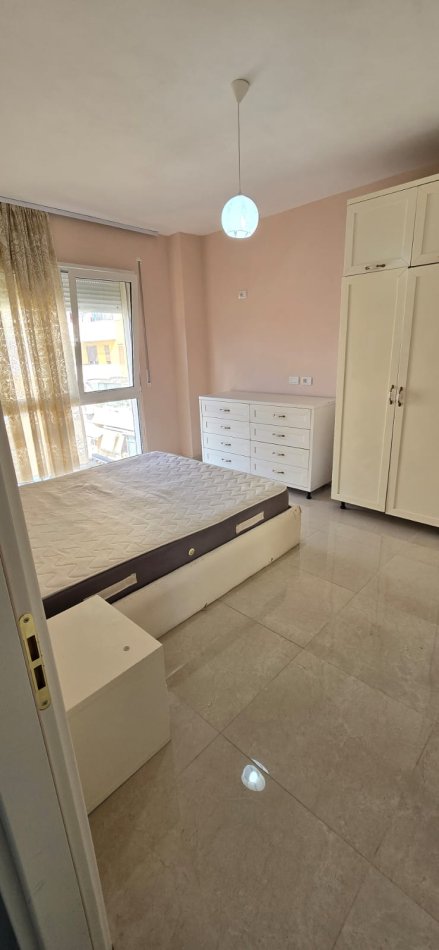 Tirane, shitet apartament 2+1+Aneks+Ballkon Kati 4, 91 m² 193.000 € (Rr: Mine Peza)