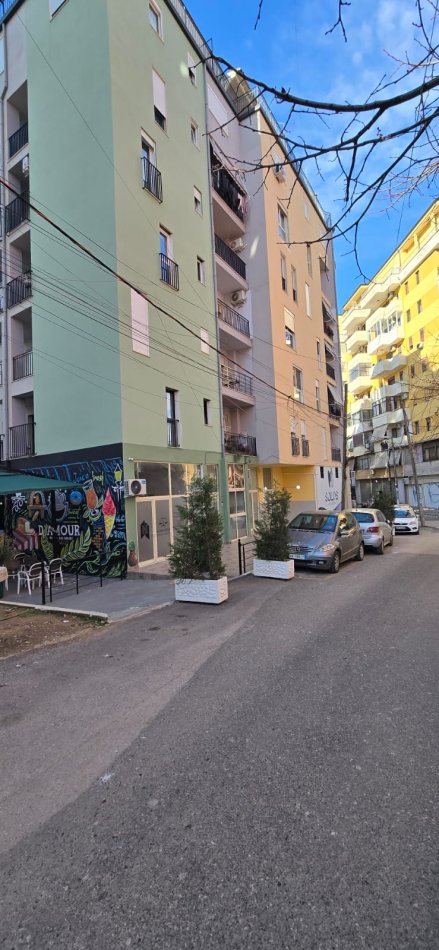 Tirane, shitet apartament 2+1+Aneks+Ballkon Kati 4, 91 m² 193.000 € (Rr: Mine Peza)