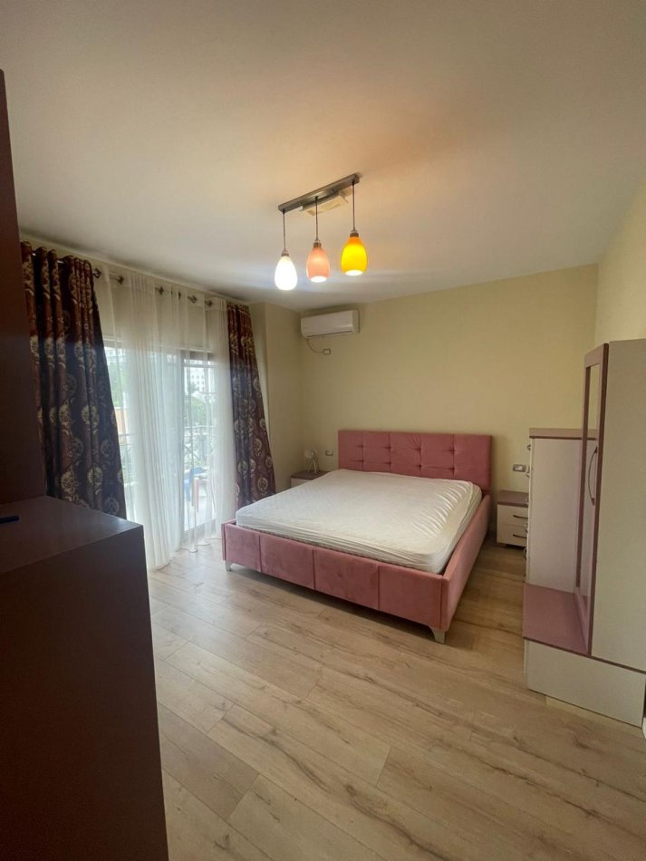 Tirane, jepet me qera apartament 3+1+Aneks+Ballkon , (Kopshti Zoologjik)