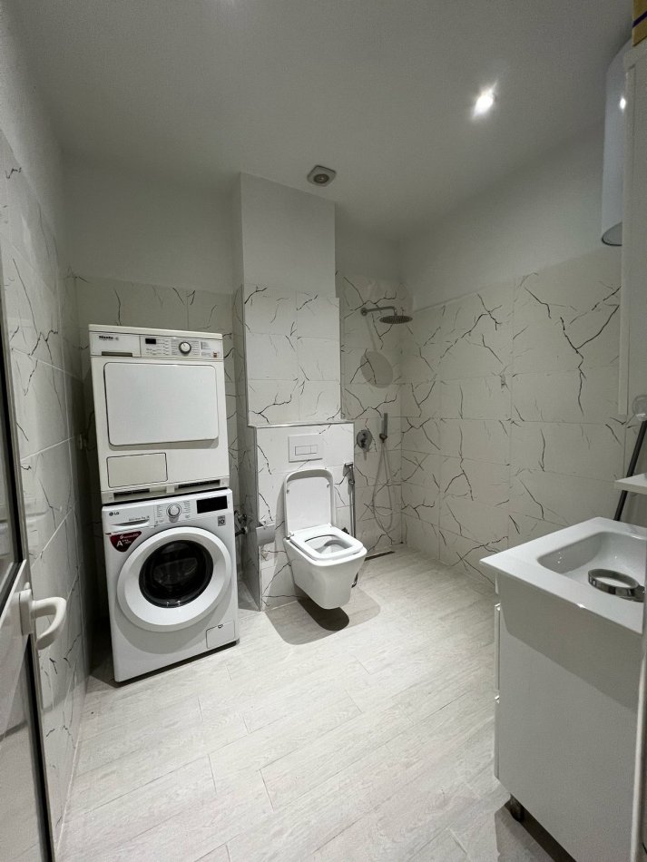 Tirane, jepet me qera garsonier 1+1 Kati 0, 34 m² 450 € (Myrteza Topi)
