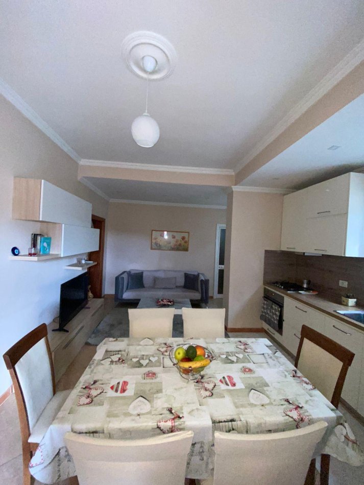 Tirane, jepet me qera apartament 1+1 Kati 1, 75 m² 400 € (Institui buqesor)