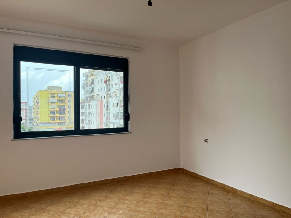 Tirane, shitet apartament Kati 4, 82 m² 110.000 € (Astir)