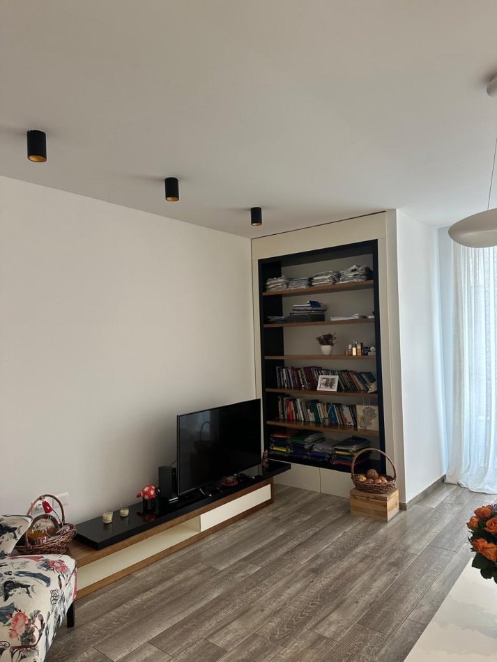 Apartament 2+1  me qira   550 €   LIQENI I THATE